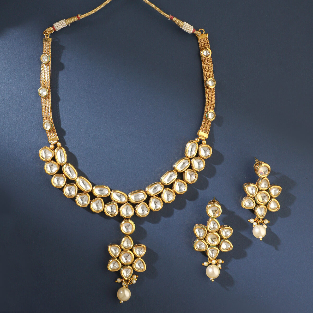 Kundan Necklace With Flower Shaped Earrings